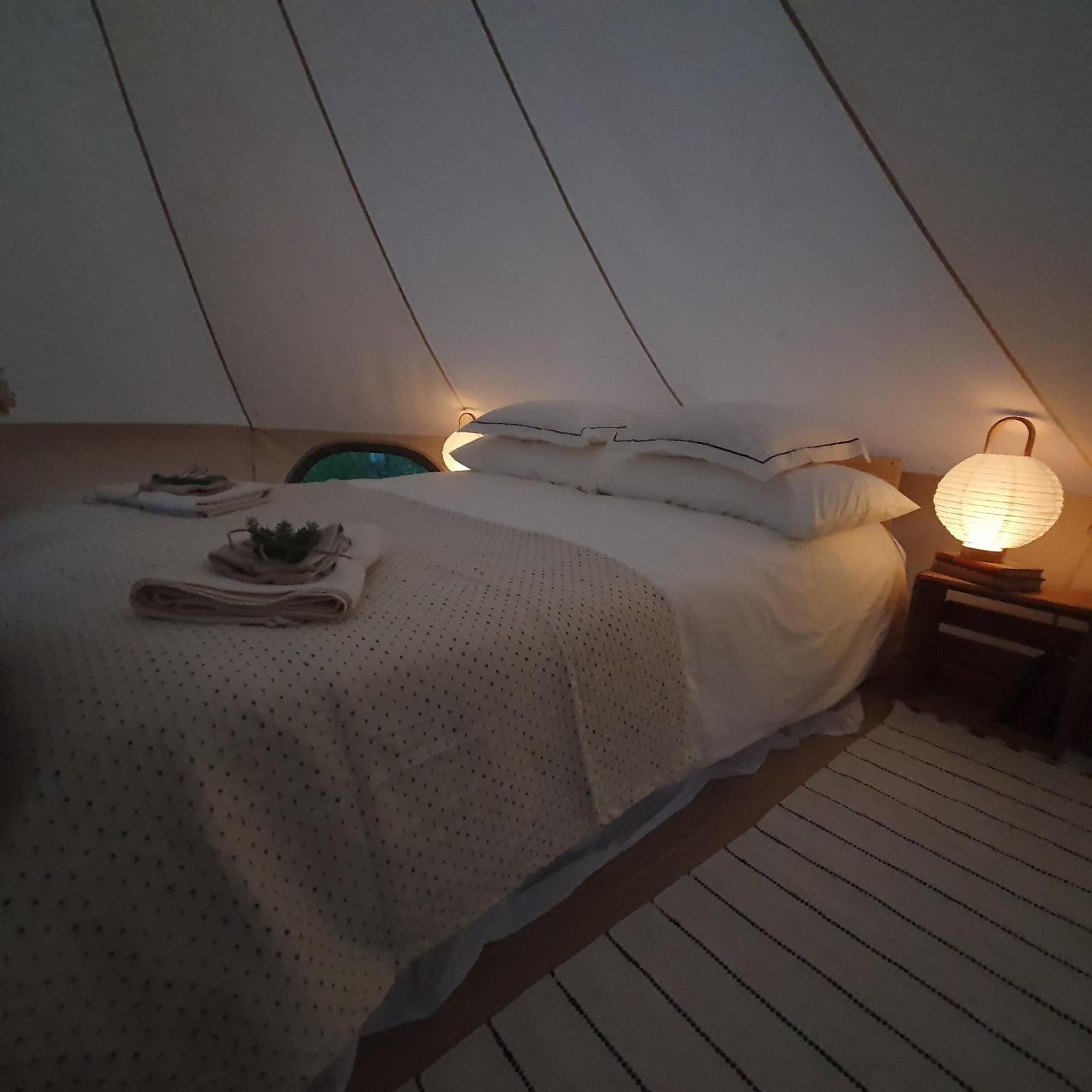 Skalbo Gardsglamping Hotel Jarvso Exterior photo